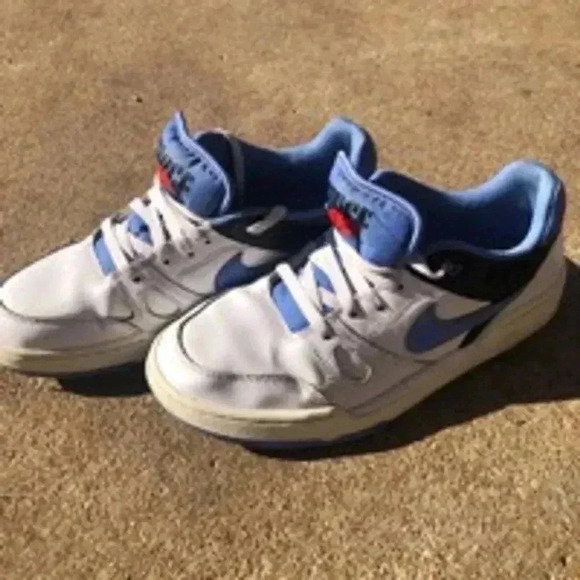 Nike full force low size 9.5 good condition - Picture 3 of 6
